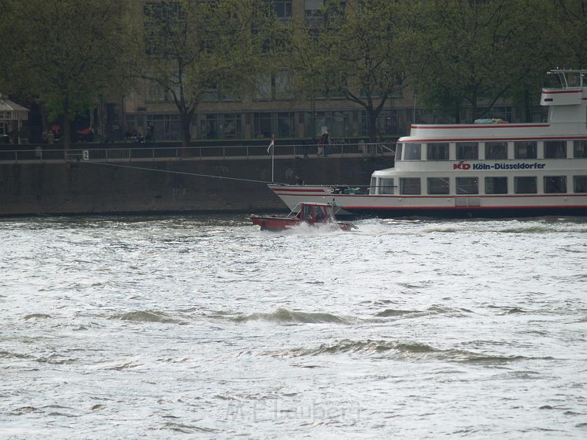 Uebungsfahrt Loeschboot und Ursula P86.JPG